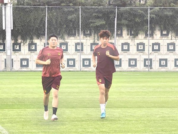 金牛股 马德兴：刘诚宇9日晚训练仍单练，是大腿后侧肌肉群受伤